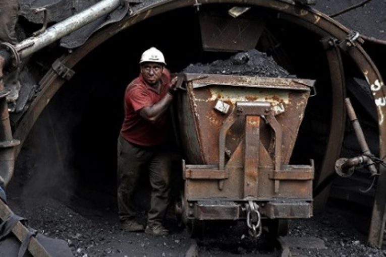 دبیر یک تشکل تخصصی:صنعت زغالسنگ ایران با قابلیت اشتغال فراوان،شرایط سختی دارد